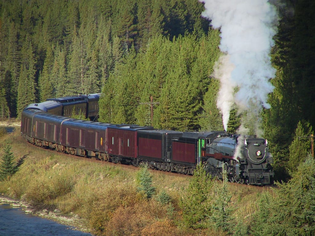 CP 2816 at Morant's Curve, Banff National Park, Alberta, 23 September 2001