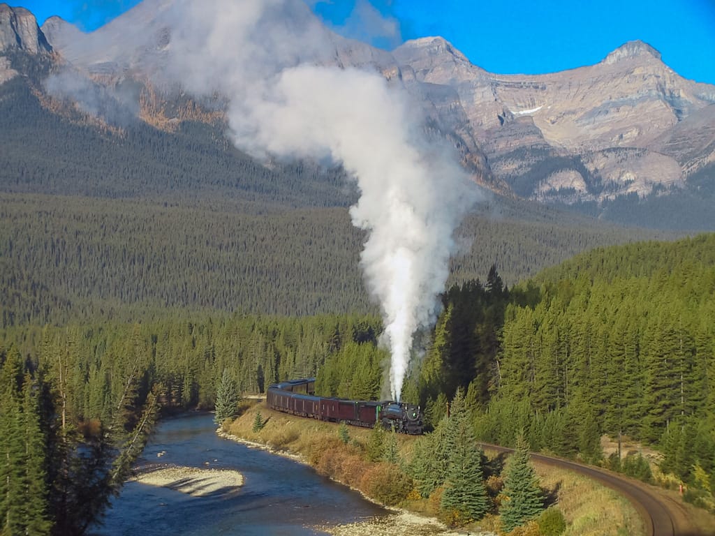 CP 2816 at Morant's Curve, Banff National Park, Alberta, 23 September 2001