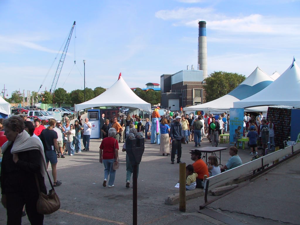 Chaos in the parking lot, Winnipeg, Manitoba, 16 September 2002