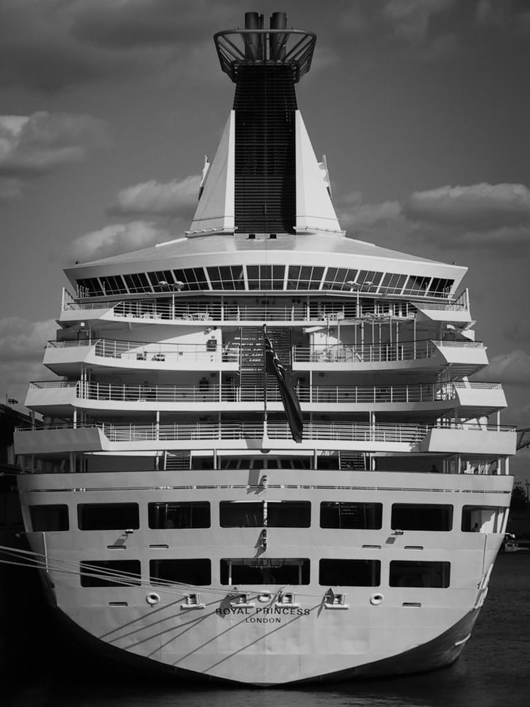 Royal Princess, Port of Montreal, Quebec, 28 September 2002