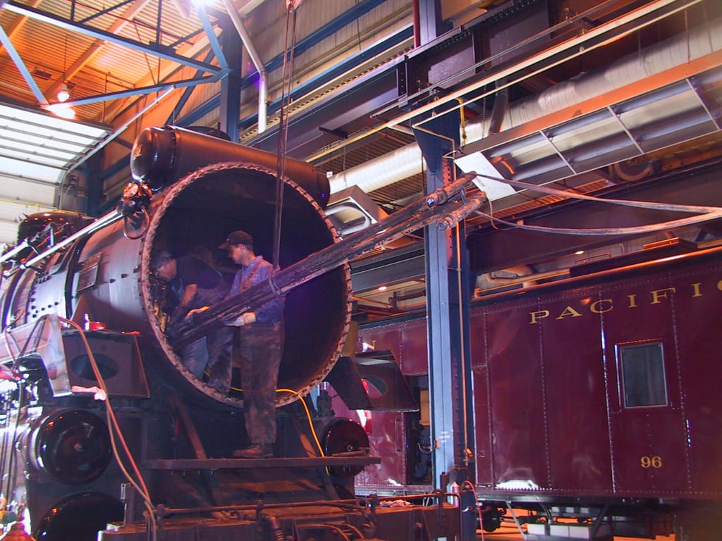 Removing superheater tubes, Alyth Yard, Calgary, Alberta, 21 October 2002