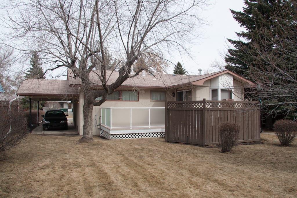 Back yard, Westgate, Calgary, Alberta, 24 March 2007