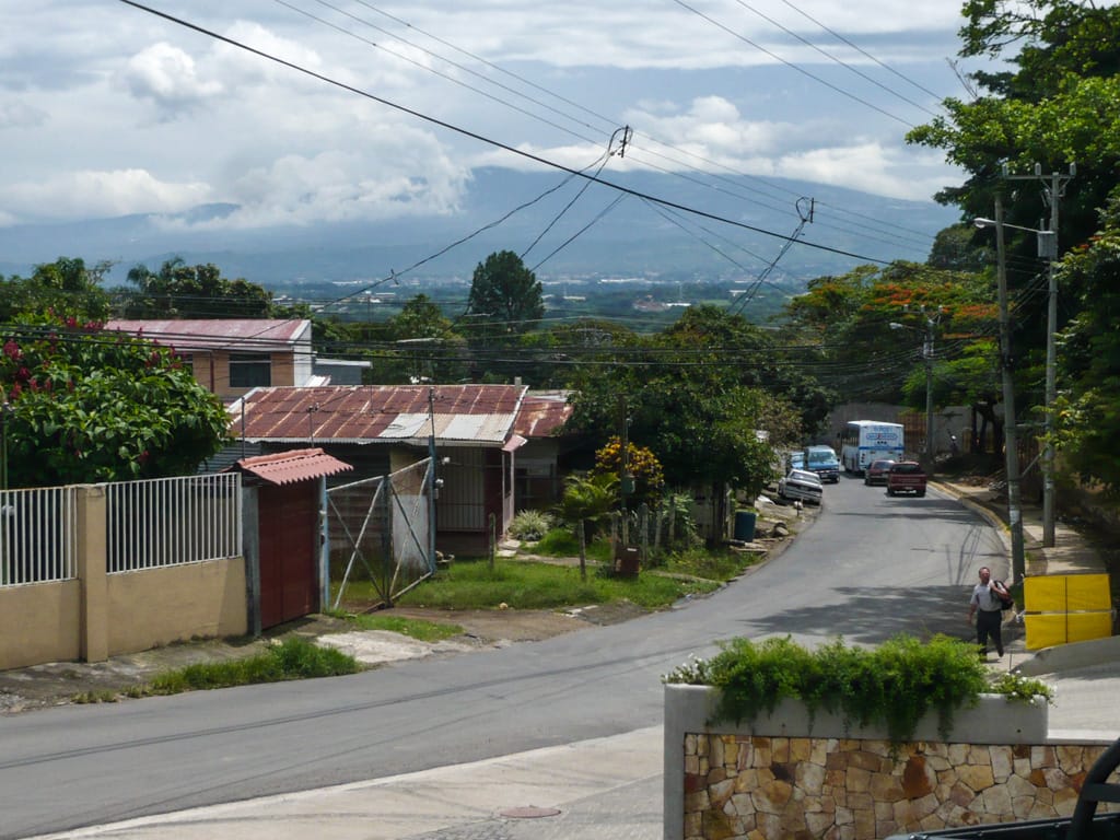 Down the road from Avalon Country Club, Río Oro, San José, Costa Rica, 17 June 2008