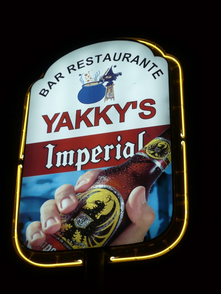 Yakky’s, Santa Ana, San José, Costa Rica, 20 June 2008