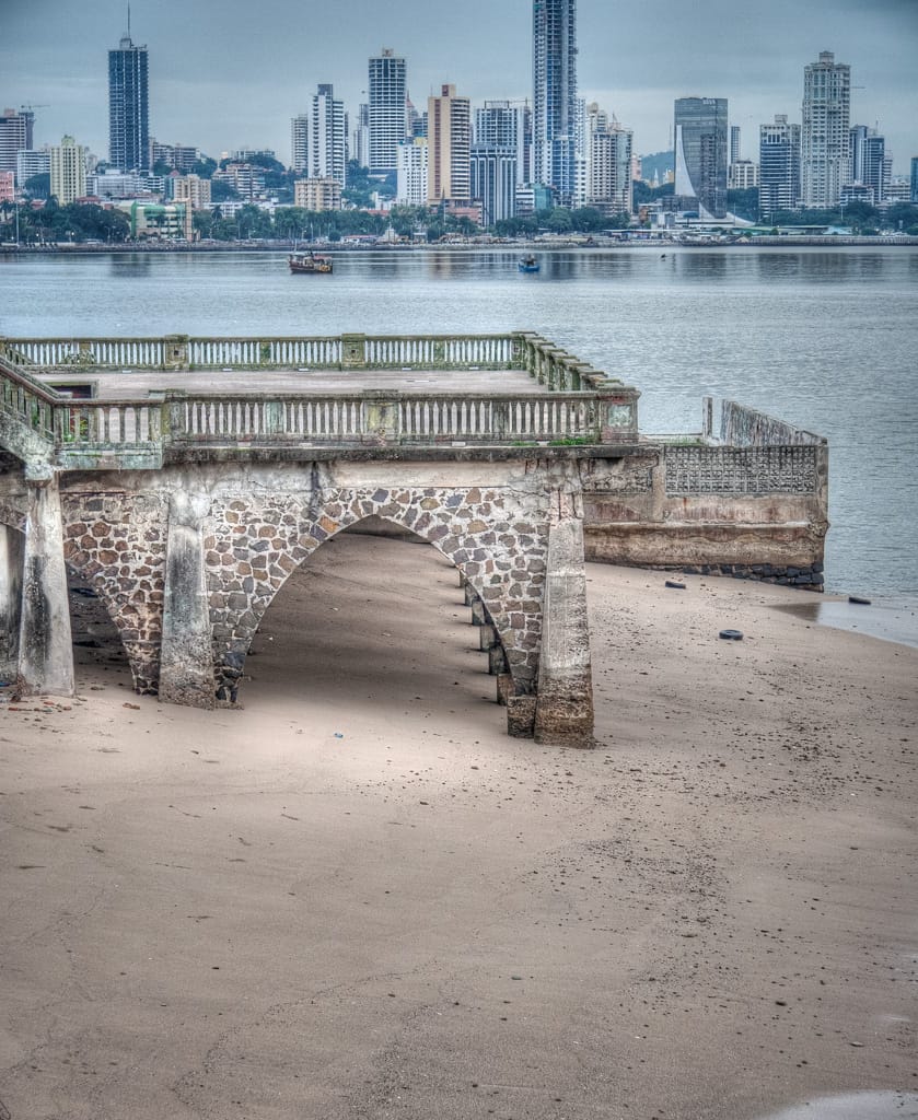Old Quarter looking towards new Panama City, 3 July 2008