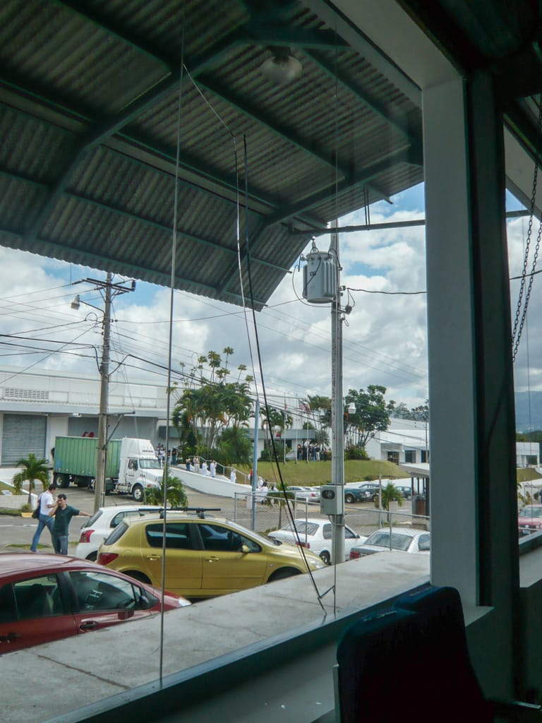 Broken window, Zona Franco Metropoliano, Barreal de Heredia, Costa Rica