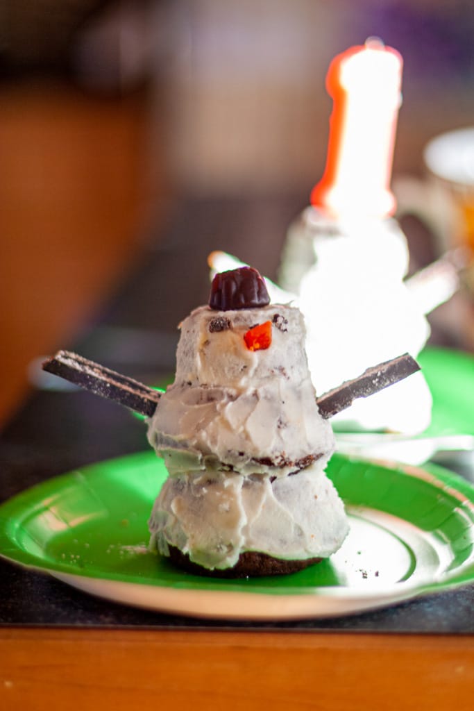 Snowman cupcakes, Westgate, Calgary, Alberta, 18 March 2011