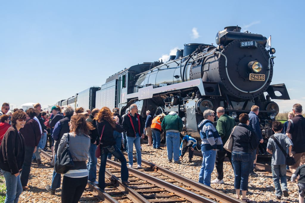 CP 2816 on the wye at Carseland, Alberta, 14 May 2011